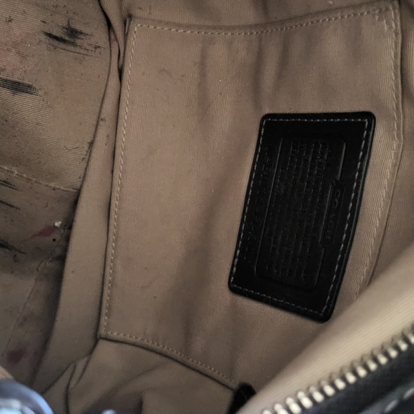 Vintage Coach bag medium size , shoulder bag with phone case. - Picture 9 of 9